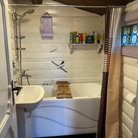 Norsk Bjaelkehytte Med Fibernet Feriehus